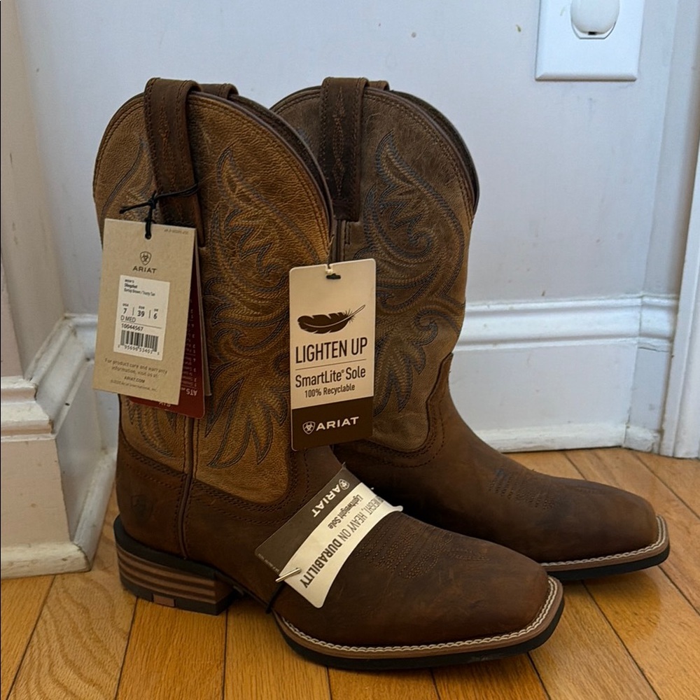 NWT Ariat Men's Brown Western Boots